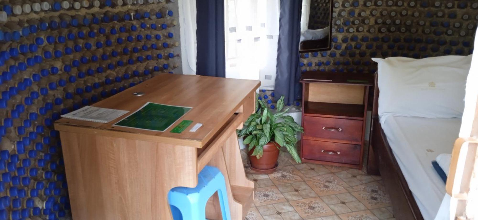 Plastic Bottles House Entebbe Luaran gambar