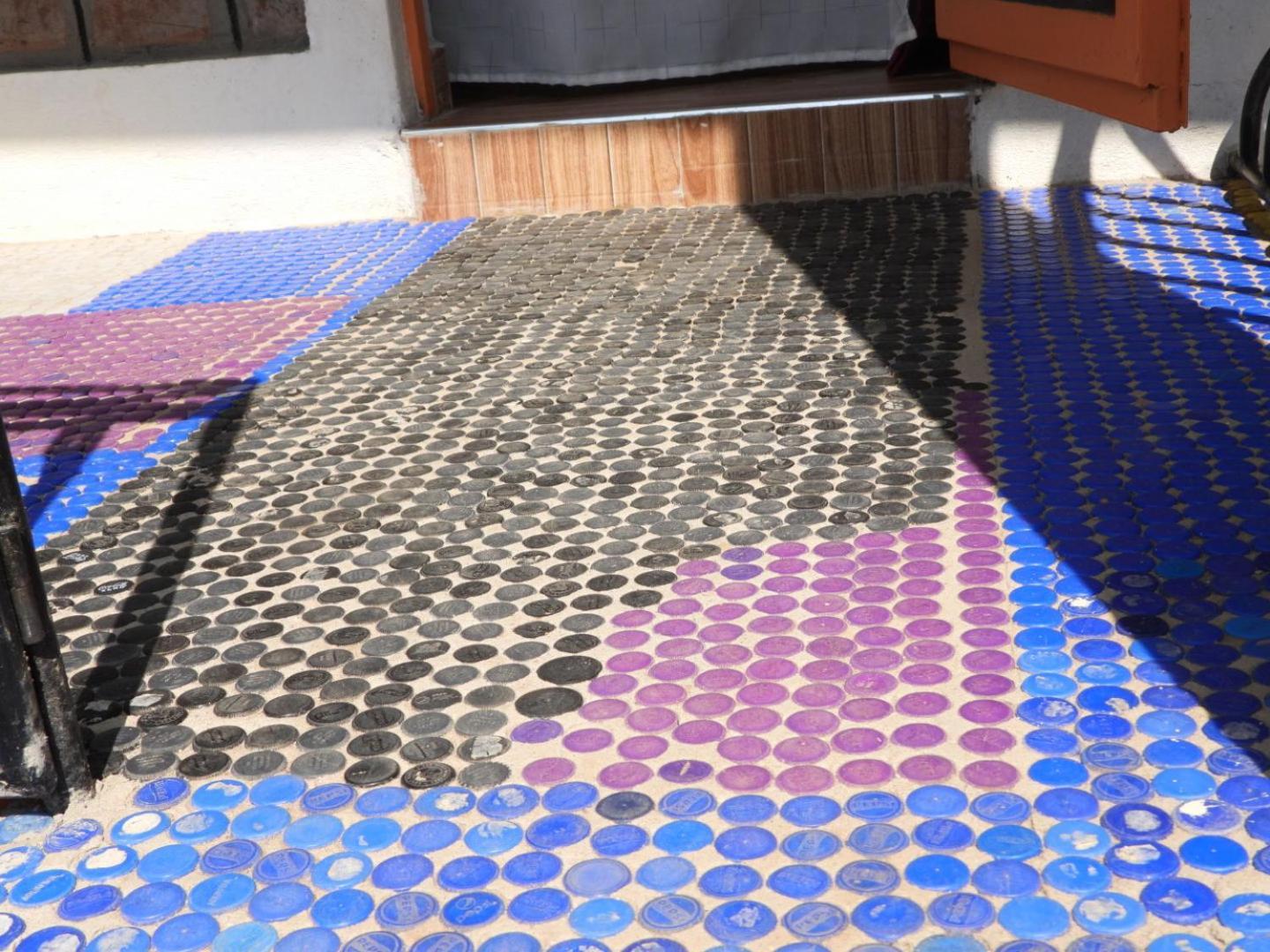 Plastic Bottles House Entebbe Luaran gambar