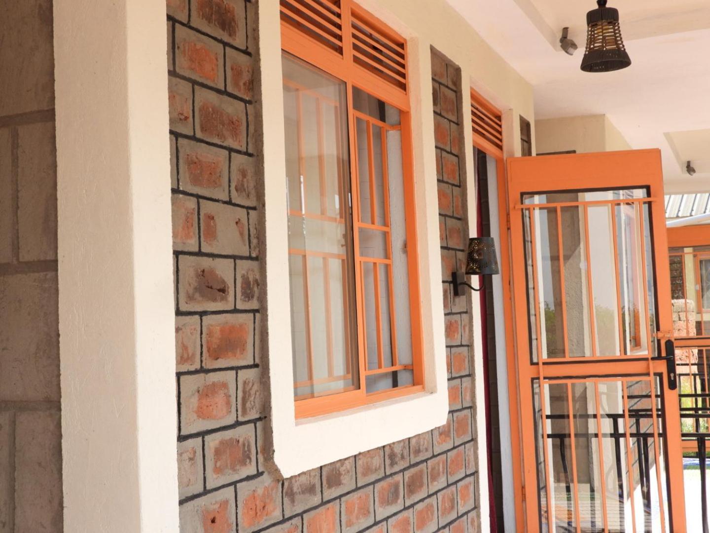 Plastic Bottles House Entebbe Luaran gambar